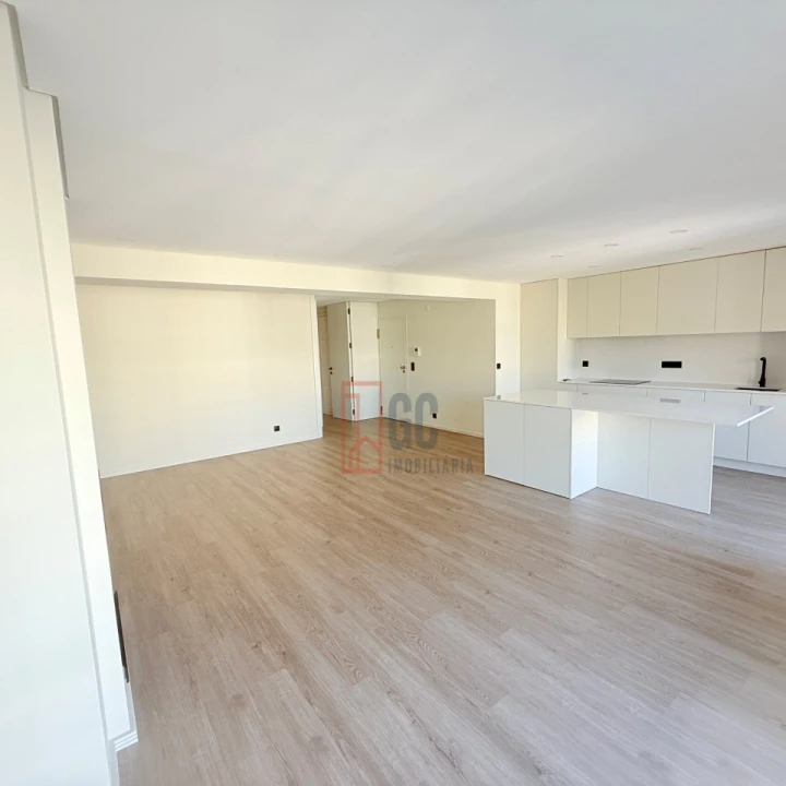 Apartamento T3 para Venda em Mafamude e Vilar do Paraíso Foto 9