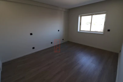 Apartamento T3 para Venda em Mafamude e Vilar do Paraíso
