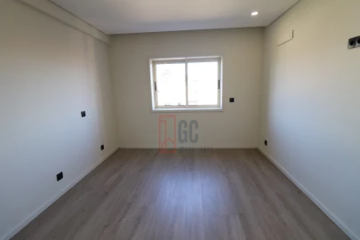 Apartamento T3 para Venda em Mafamude e Vilar do Paraíso