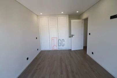 Apartamento T3 para Venda em Mafamude e Vilar do Paraíso