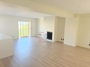Apartamento T3 para Venda em Mafamude e Vilar do Paraíso