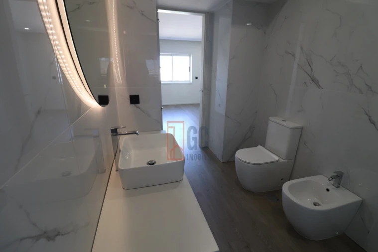 Apartamento T3 para Venda em Mafamude e Vilar do Paraíso Foto 33