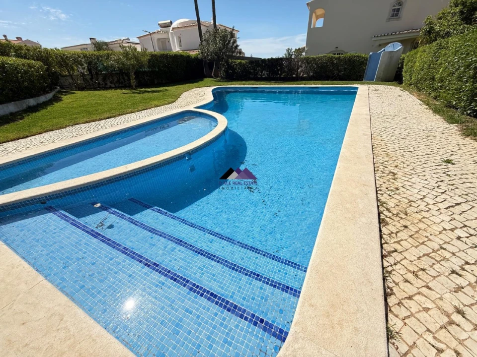 Apartamento T3 para Venda em Portimão Foto 2