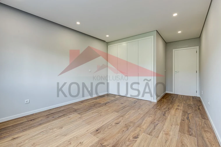 Apartamento T4 para Venda em Alverca do Ribatejo e Sobralinho Foto 14