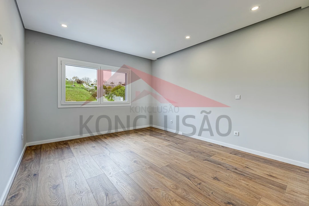 Apartamento T4 para Venda em Alverca do Ribatejo e Sobralinho Foto 12