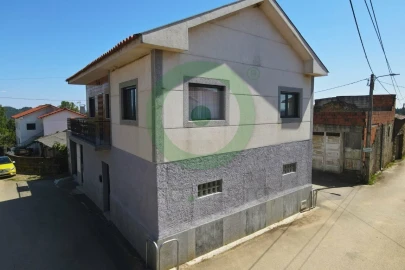 Moradia T3 para Venda em Curopos e Vale de Janeiro