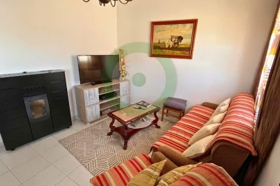 Moradia T3 para Venda em Curopos e Vale de Janeiro