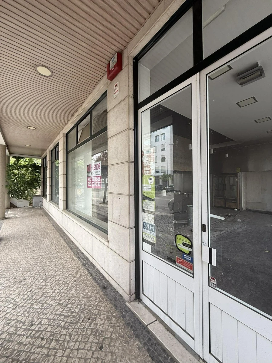 Loja para Venda em São João Baptista e Santa Maria dos Olivais Foto 2