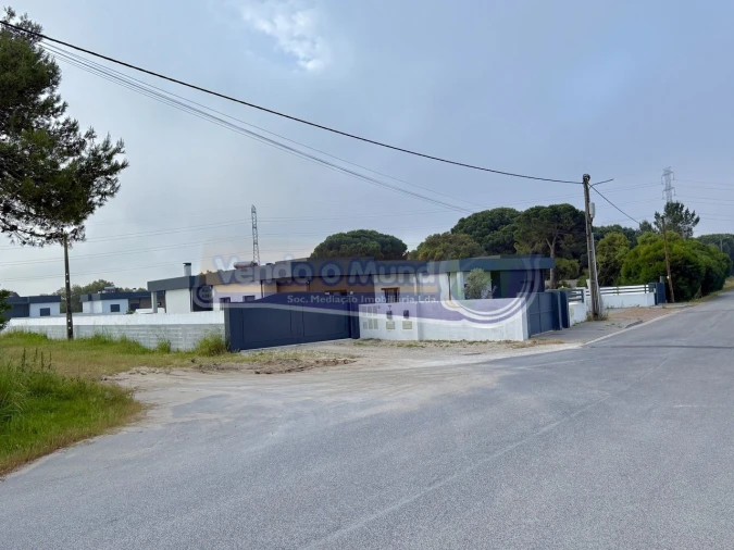 Terreno para Venda em Samora Correia Foto 2