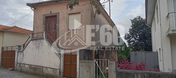 Moradia T3 para Venda em Gulpilhares e Valadares