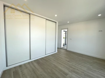 Apartamento T2 para Venda em Santa Maria, São Pedro e Matacães