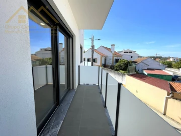 Apartamento T2 para Venda em Santa Maria, São Pedro e Matacães