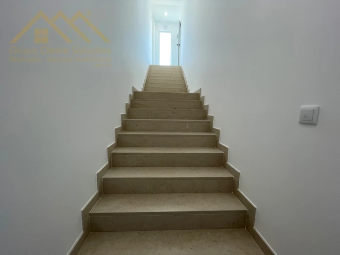 Apartamento T2 para Venda em Santa Maria, São Pedro e Matacães Foto 25