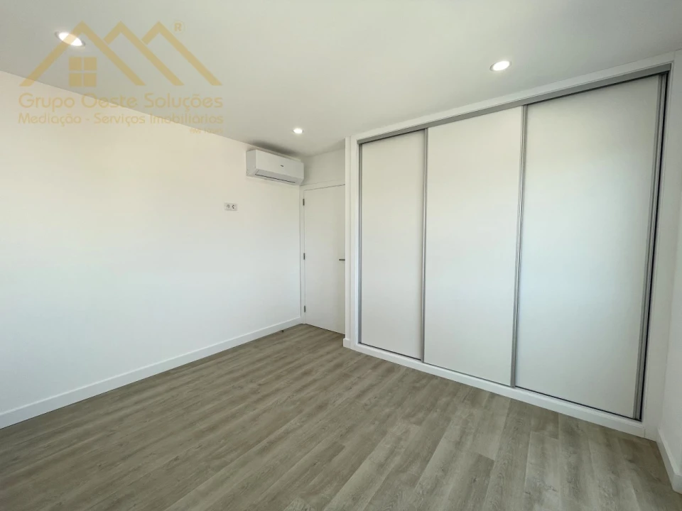 Apartamento T2 para Venda em Santa Maria, São Pedro e Matacães Foto 14