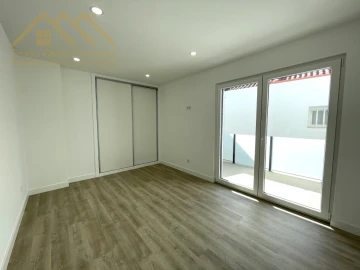 Apartamento T2 para Venda em Santa Maria, São Pedro e Matacães