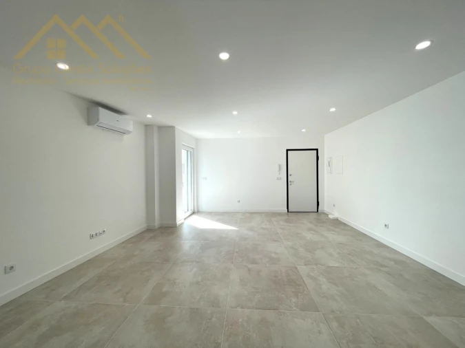 Apartamento T2 para Venda em Santa Maria, São Pedro e Matacães Foto 6