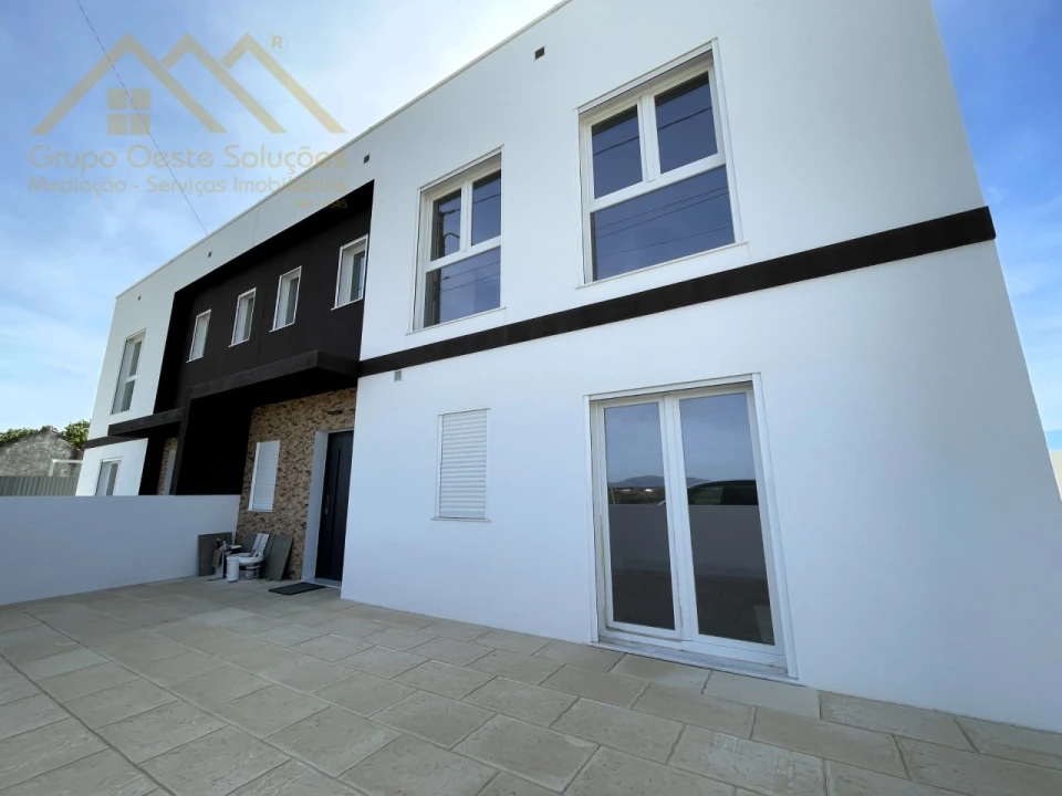 Moradia T2 para Venda em Miragaia e Marteleira Foto 3