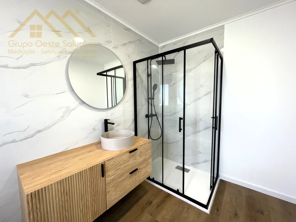 Moradia T2 para Venda em Miragaia e Marteleira Foto 18