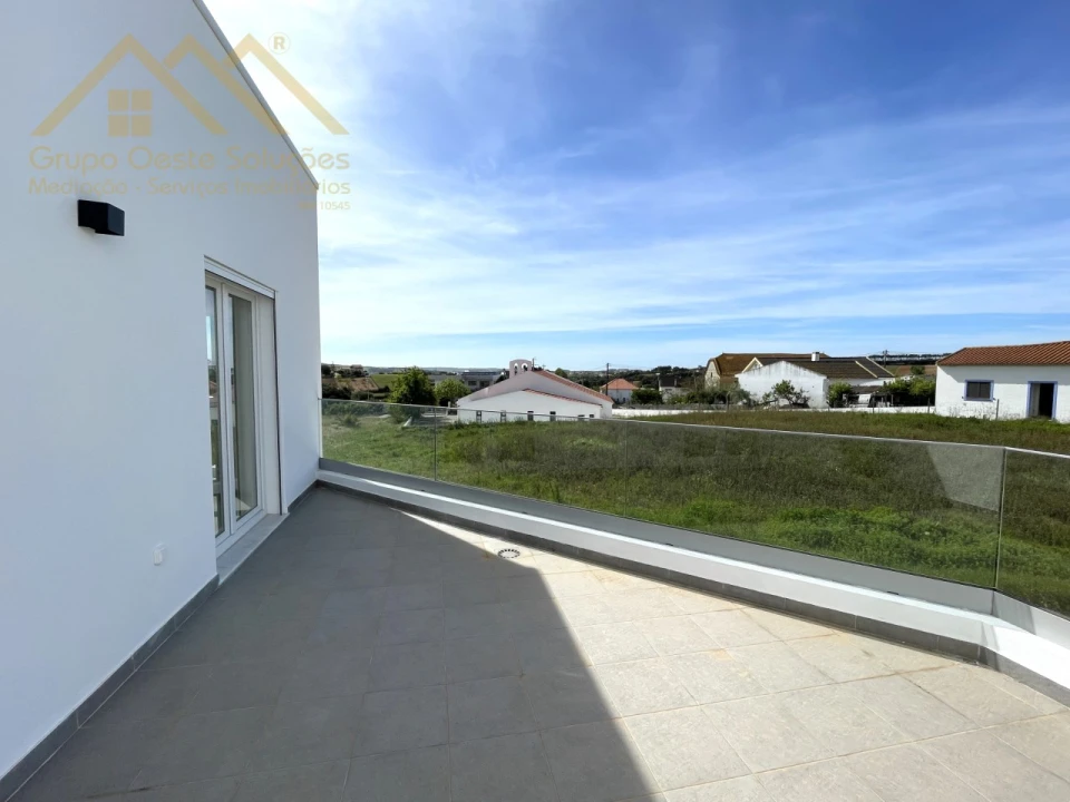 Moradia T2 para Venda em Miragaia e Marteleira Foto 19