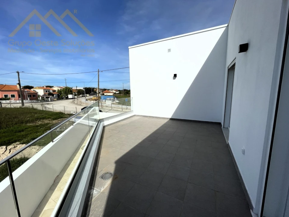 Moradia T2 para Venda em Miragaia e Marteleira Foto 21