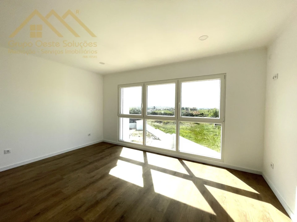 Moradia T2 para Venda em Miragaia e Marteleira Foto 22