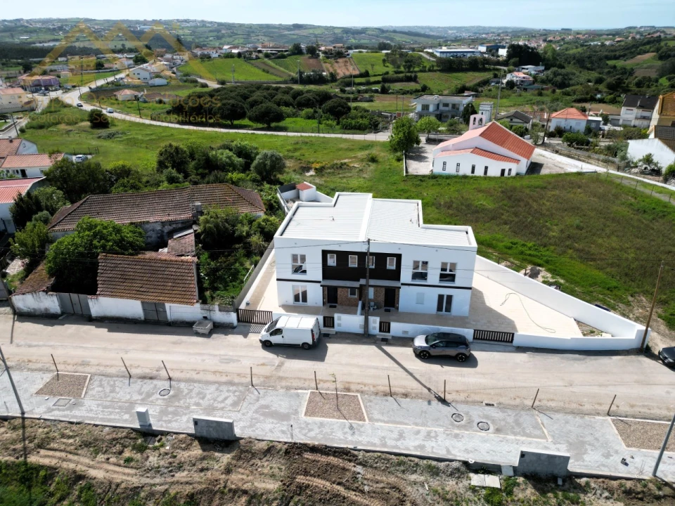 Moradia T2 para Venda em Miragaia e Marteleira Foto 32