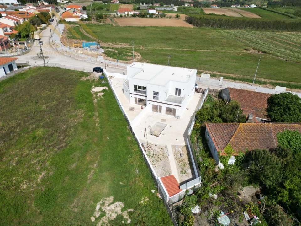 Moradia T2 para Venda em Miragaia e Marteleira Foto 33