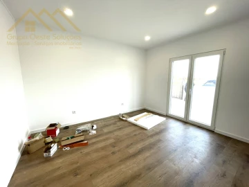 Moradia T2 para Venda em Miragaia e Marteleira