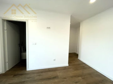 Moradia T2 para Venda em Miragaia e Marteleira