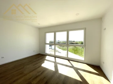 Moradia T2 para Venda em Miragaia e Marteleira