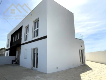 Moradia T2 para Venda em Miragaia e Marteleira