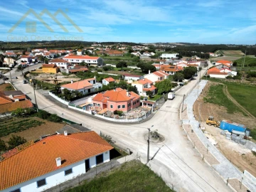 Moradia T2 para Venda em Miragaia e Marteleira