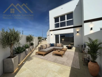 Moradia T2 para Venda em Miragaia e Marteleira