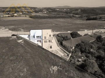 Moradia T2 para Venda em Miragaia e Marteleira