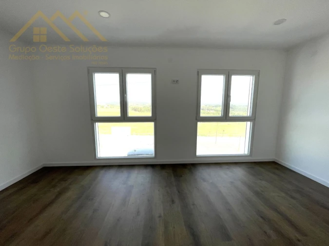 Moradia T2 para Venda em Miragaia e Marteleira Foto 15