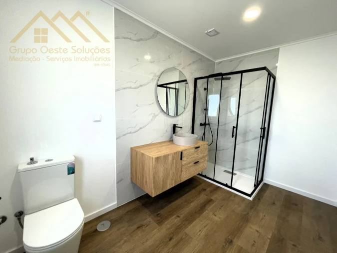 Moradia T2 para Venda em Miragaia e Marteleira Foto 17