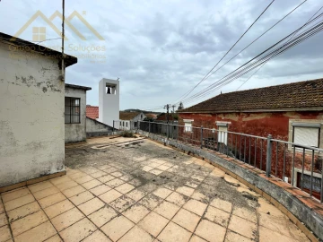 Moradia T3 para Venda em Maxial e Monte Redondo