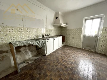 Moradia T3 para Venda em Maxial e Monte Redondo