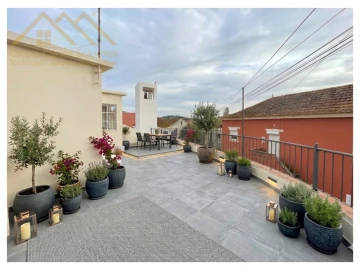 Moradia T3 para Venda em Maxial e Monte Redondo