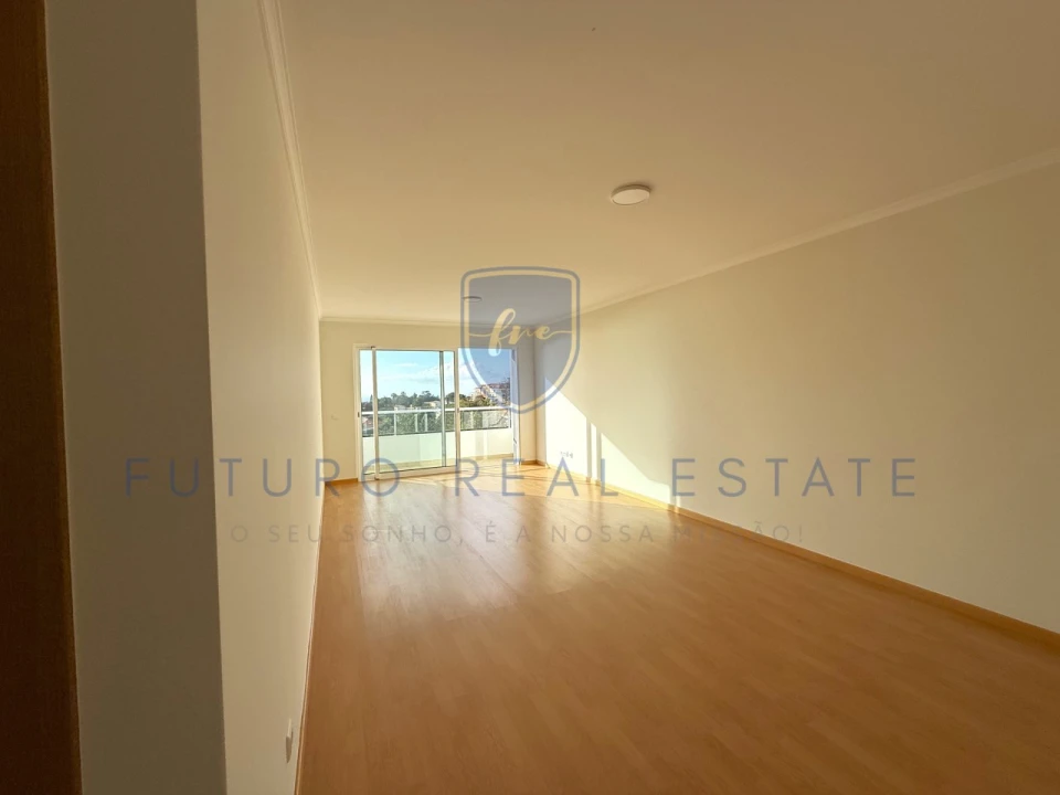 Apartamento T2 para Venda em Caniço Foto 7