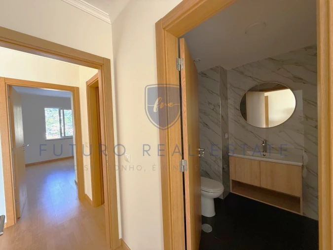 Apartamento T2 para Venda em Caniço Foto 2