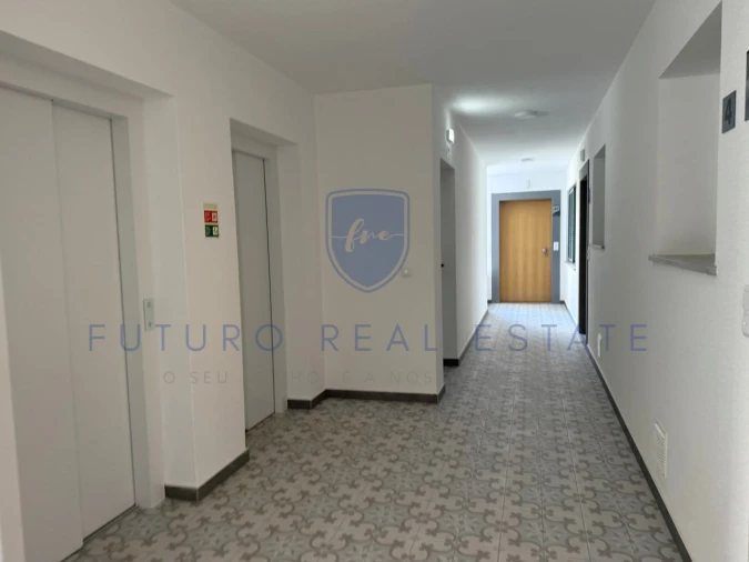 Apartamento T2 para Venda em Caniço Foto 13