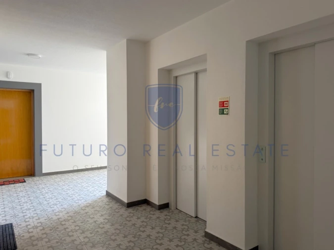 Apartamento T2 para Venda em Caniço Foto 14