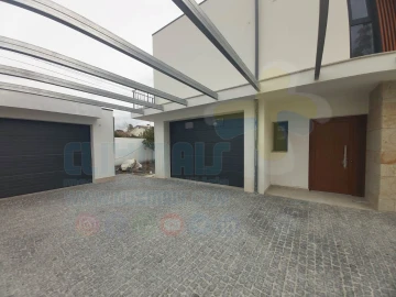 Moradia T4 para Venda em Palmeira