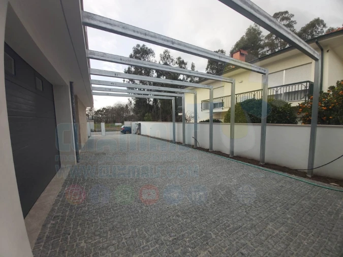 Moradia T4 para Venda em Palmeira Foto 8