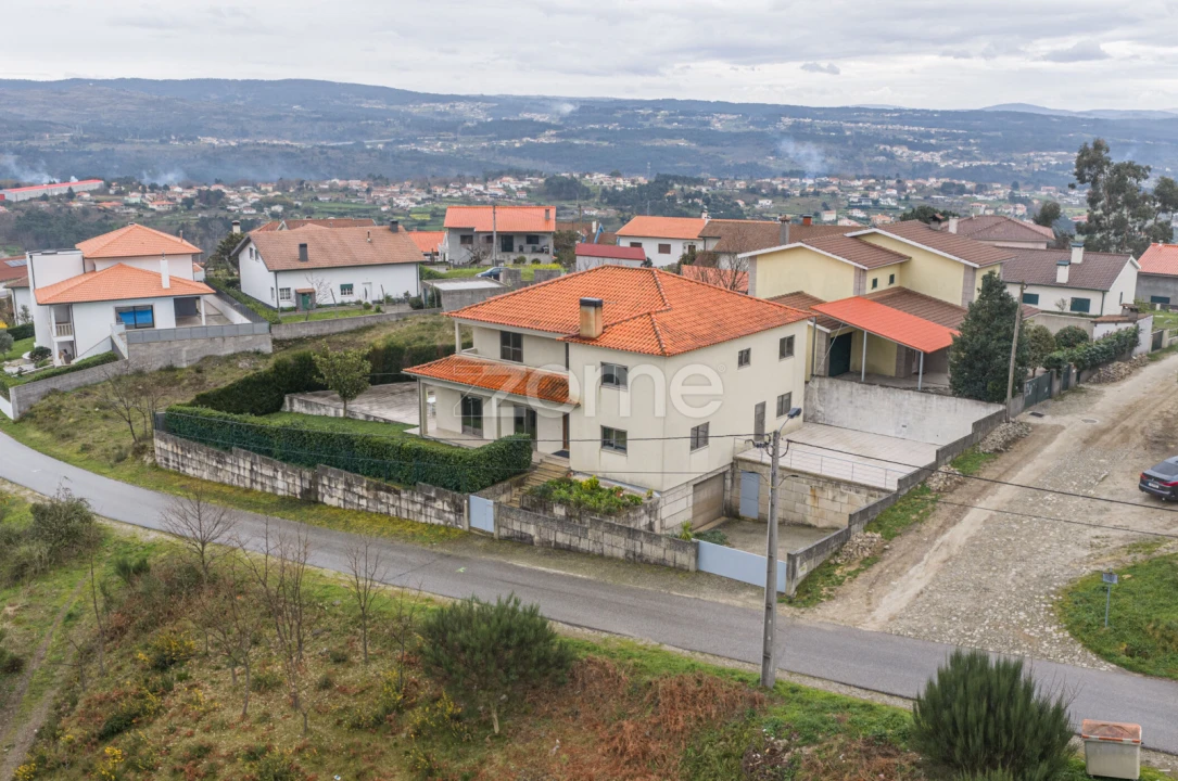 Moradia T4 para Venda em Adoufe e Vilarinho de Samardã Foto 6