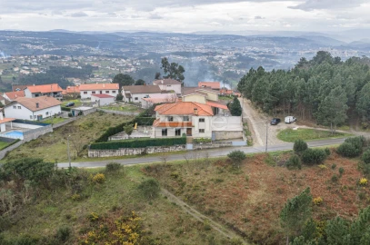 Moradia T4 para Venda em Adoufe e Vilarinho de Samardã