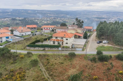 Moradia T4 para Venda em Adoufe e Vilarinho de Samardã