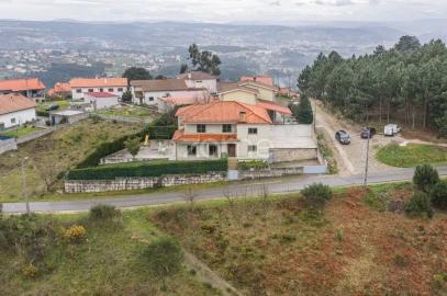 Moradia T4 para Venda em Adoufe e Vilarinho de Samardã