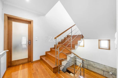 Moradia T4 para Venda em Adoufe e Vilarinho de Samardã